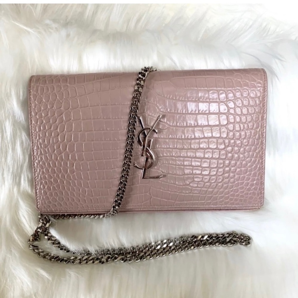 The perfect nude and bag to go out in a date or on a weekend gateway